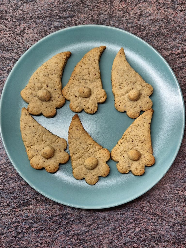 Besondere Weihnachtsplätzchen backen und verzieren Wichtelkekse