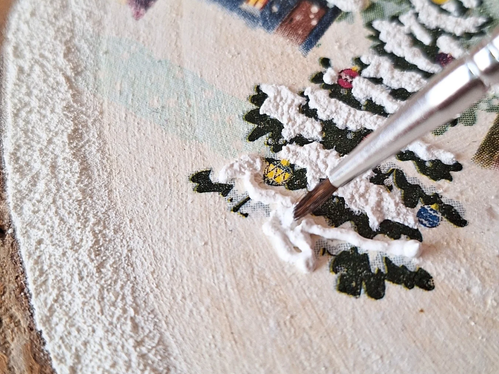 basteln mit baumscheibe und strukturpaste