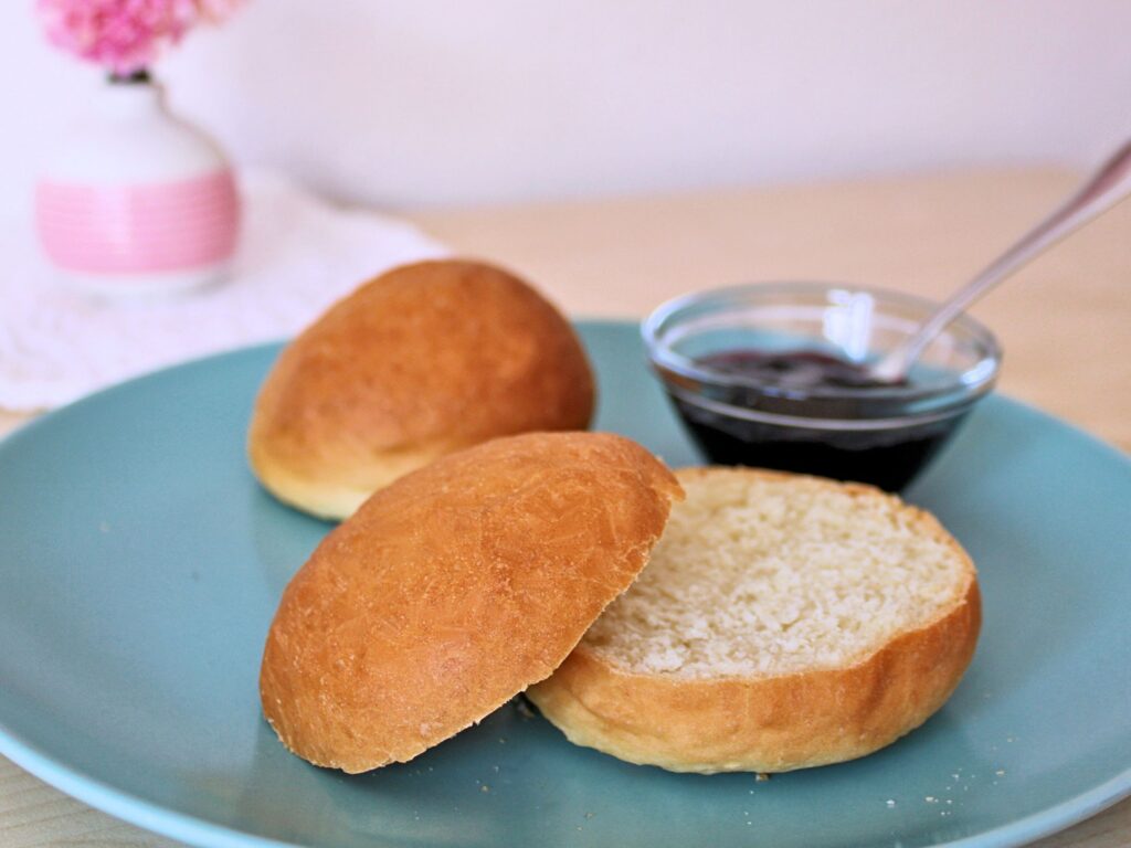 Süße Hefebrötchen fürs Frühstück